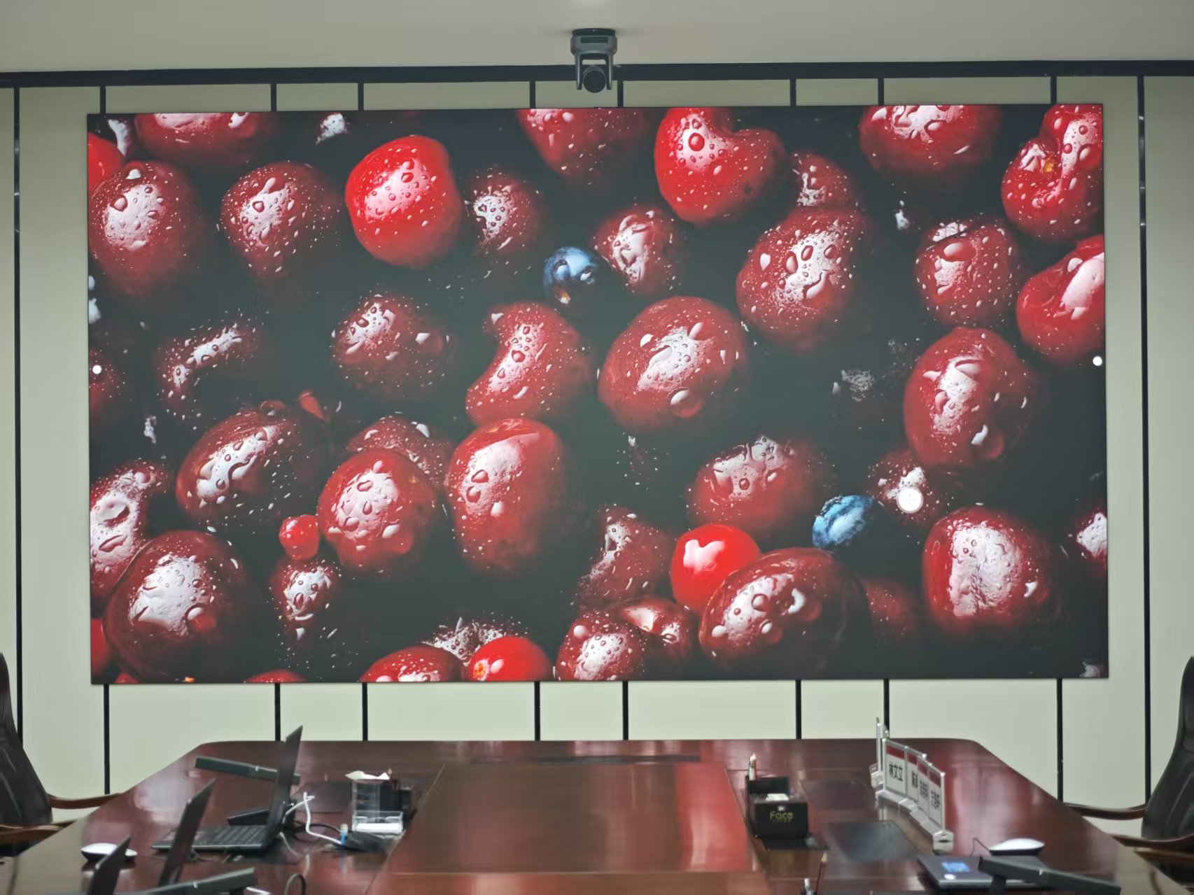 P1.56超清快裝屏，低電壓無損畫質(zhì)，無需鋼結(jié)構(gòu)墻面直接貼裝系列